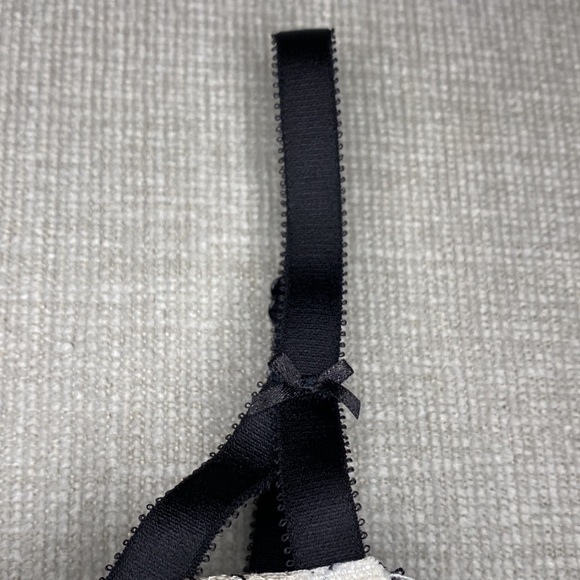 Victoria's Secret Dream Angels Lined Demi Black White Floral Wire Bra 36DD - Picture 7 of 11